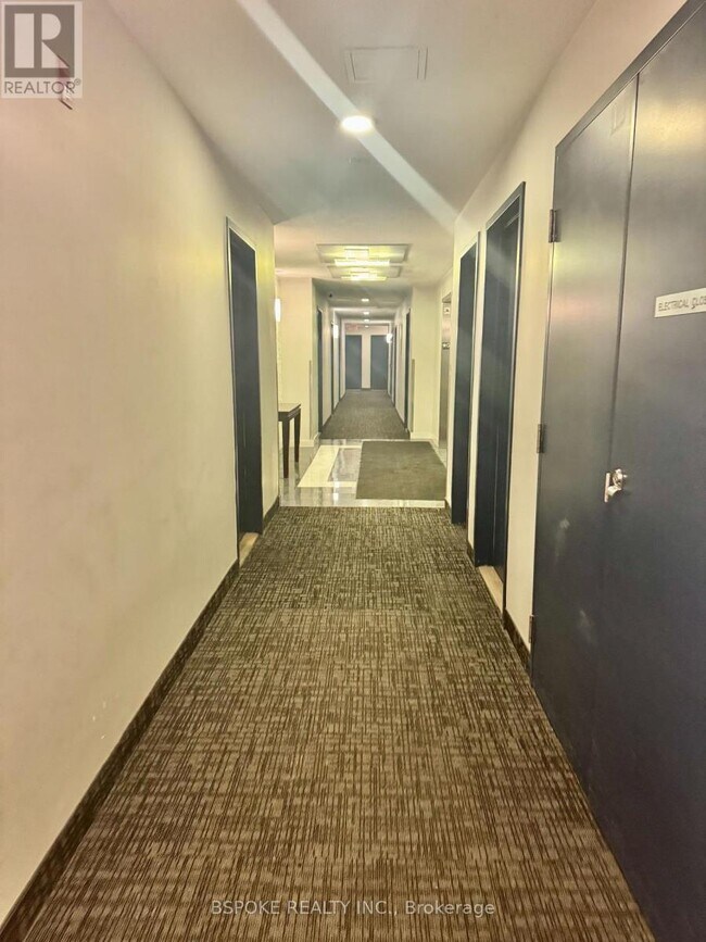 Photo du bâtiment - 2464 Weston Rd