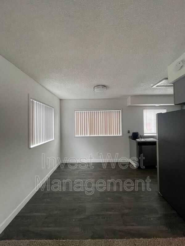 Foto del edificio - 1961-1933 33rd Ave