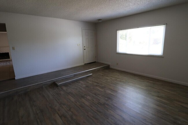 Foto del edificio - 3342 W Oswego Ave