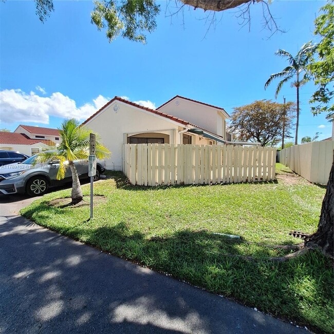 Building Photo - 3214 San Remo Cir