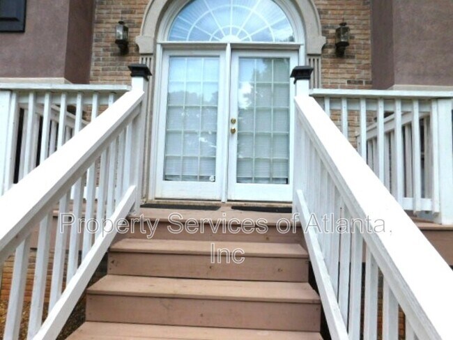 Foto del edificio - 4910 Baker Ridge Pl