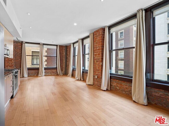 Foto del edificio - 460 S Spring St