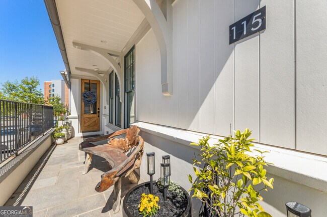 Building Photo - 115 3rd St