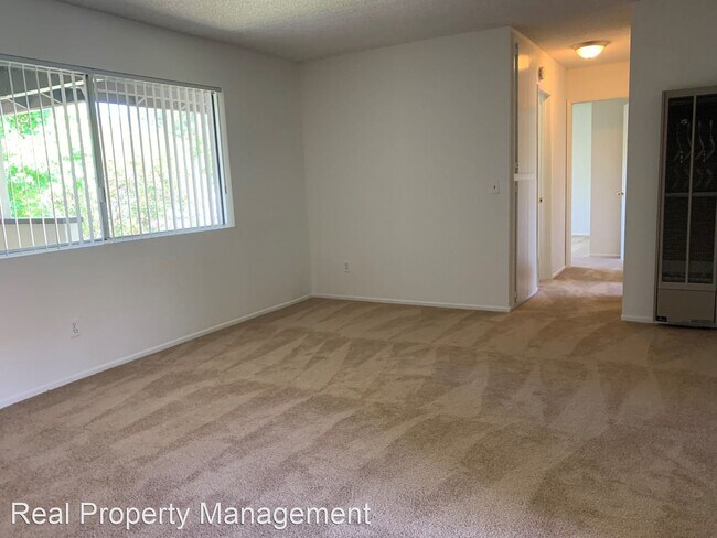 Building Photo - 2135 Via Esmarca