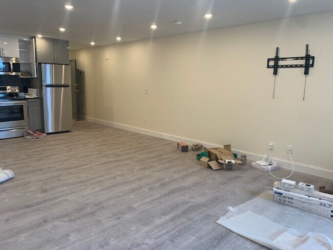 Foto del edificio - Studio Apartment in Brookline | Modern Appliances | Laundry in Building | 9/1