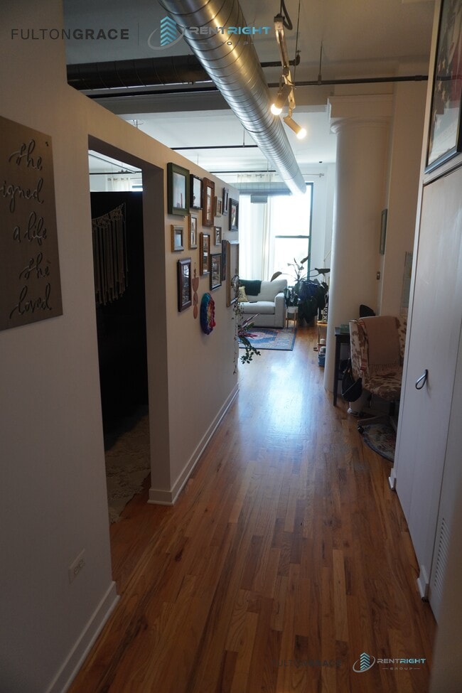 Foto del edificio - 4715 N Racine Ave