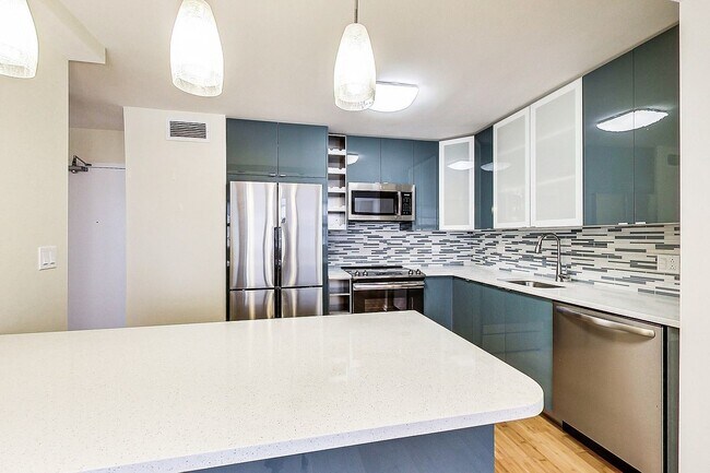 Foto del edificio - 6301 N Sheridan Rd
