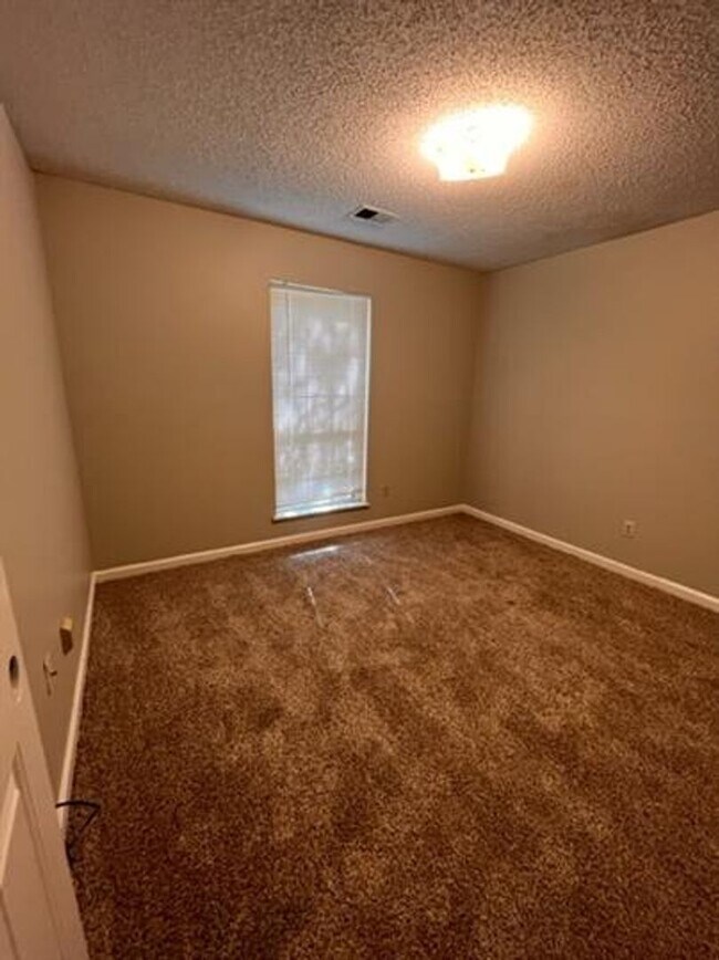 Foto del edificio - ~HALF OFF FIRST MONTH'S RENT~ Charming 3-Bedroom Home in Bartlett-Spacious & Move-In Ready!