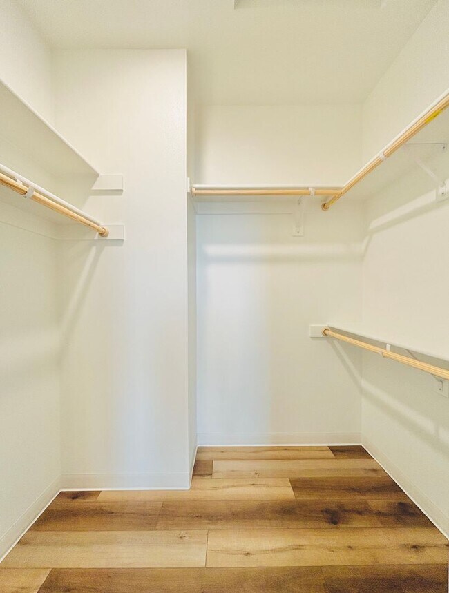 Foto del edificio - 2418 Leonard Ln