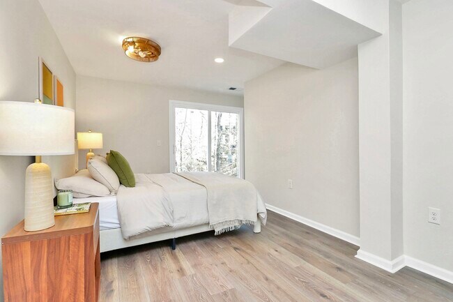 Foto del edificio - 7737 Batavia Ln