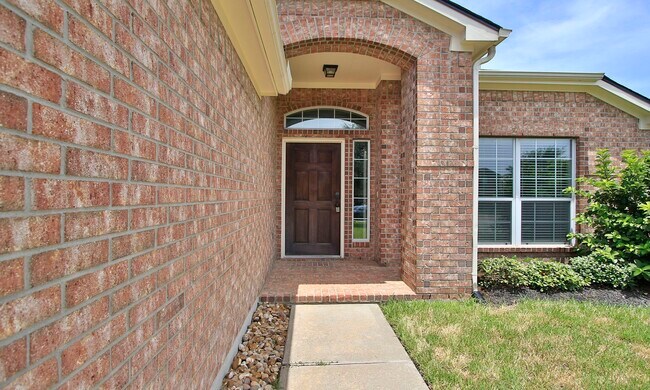Foto del edificio - 8730 Cedar Walk Dr
