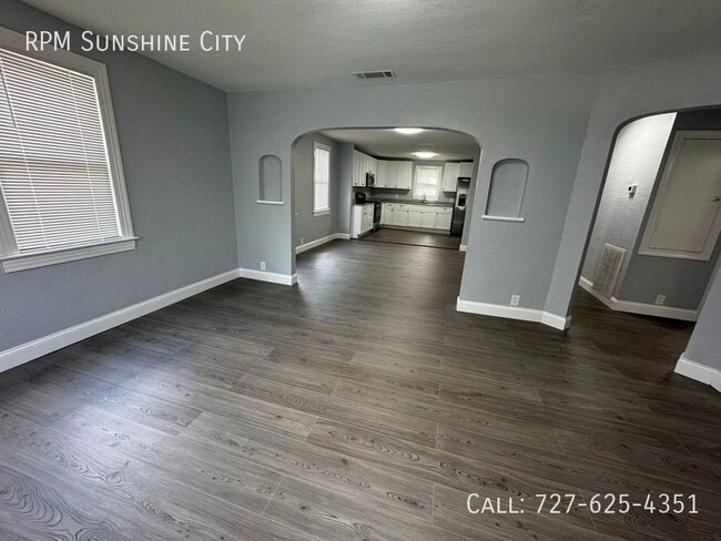 Building Photo - Cozy 3-Bedroom Home in the Heart of Tampa