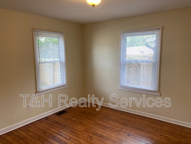 Foto del edificio - 2107 E 46th St