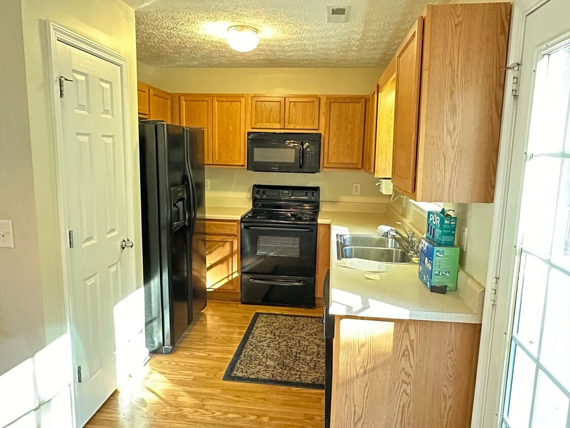 Building Photo - 70 Pine Park Cir