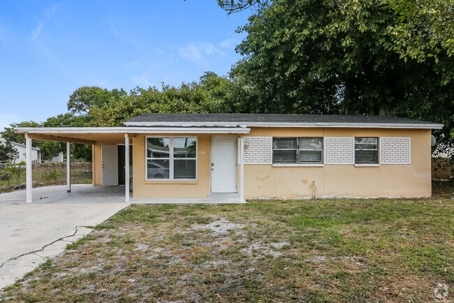 Building Photo - 2080 NW 5th Terrace
