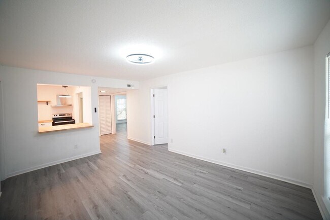 Building Photo - 2020 Continental Ave