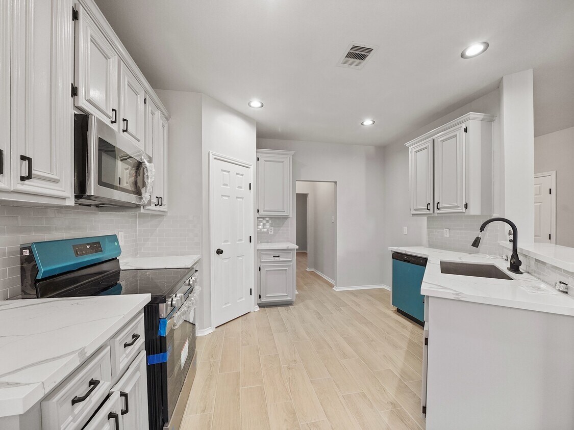 Foto principal - 14206 Windy Ridge Ln