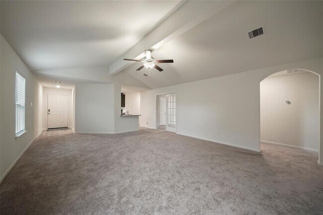 Building Photo - 15230 Central Lakes Dr