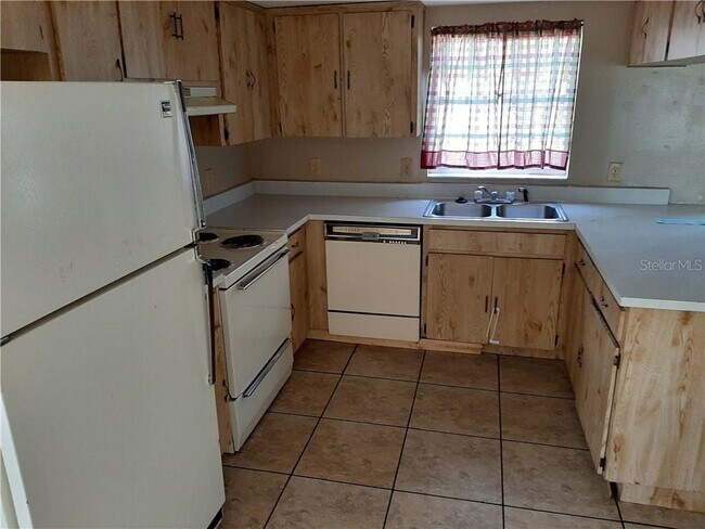 Foto del edificio - 1633 Crossridge Dr