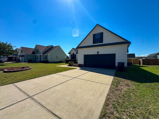 Foto del edificio - Lovely 4 Bed 2 Bath Home in Hope Mills