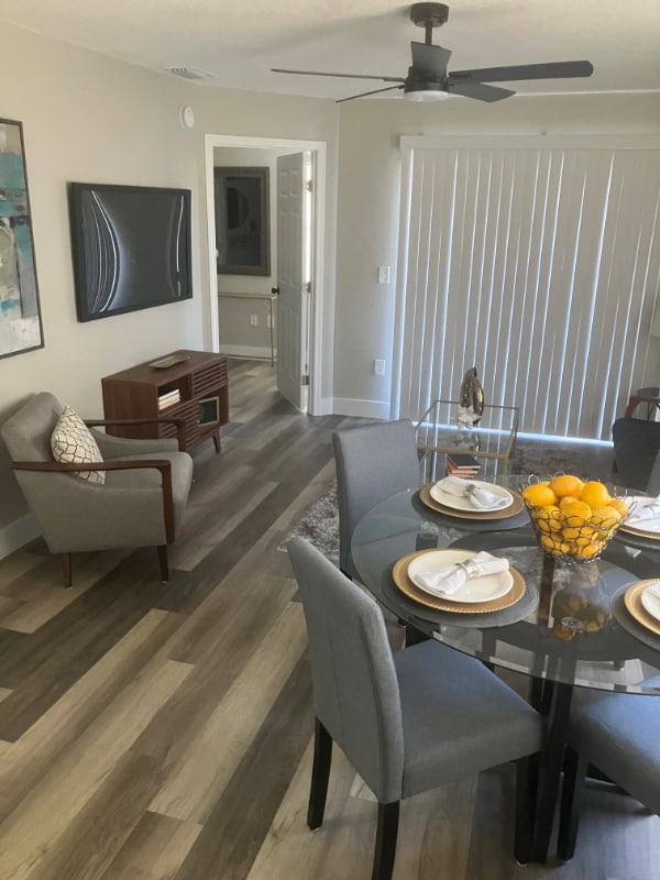 Building Photo - 3208 Sabal Palms Ct