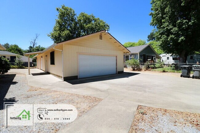 Foto del edificio - 4465 Red Bluff St