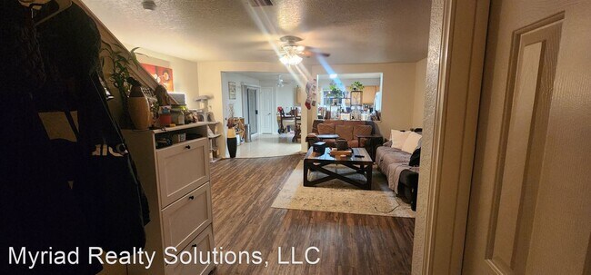 Building Photo - 3 br, 2.5 bath House - 30 Knights Peak