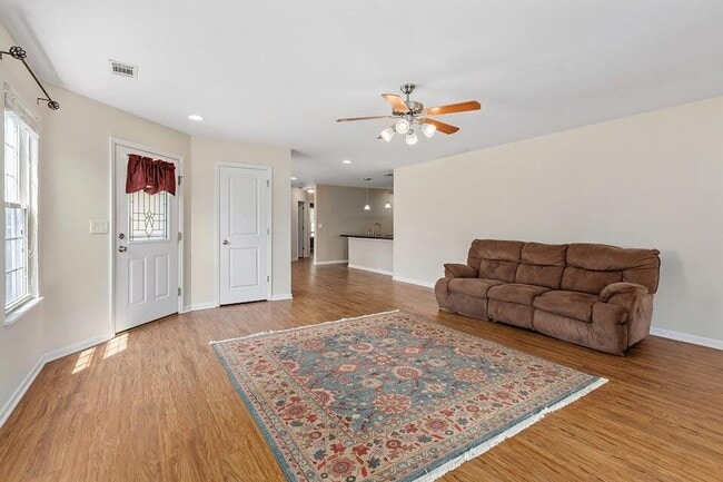 Foto del edificio - 10557 Maine Dr