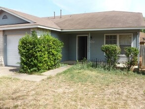 Building Photo - 501 Burlwood Ct