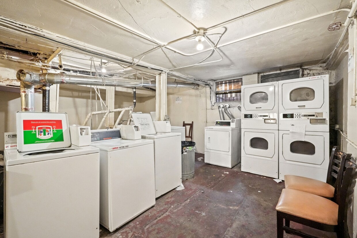Building Photo - 1516 S Hope St