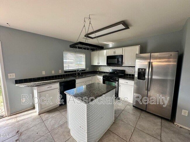 Foto del edificio - 502 Kerriann Ln