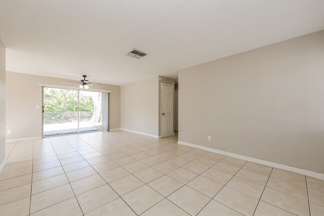 Foto del edificio - 5448 63rd Way N