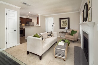 Building Photo - Calibre Lake