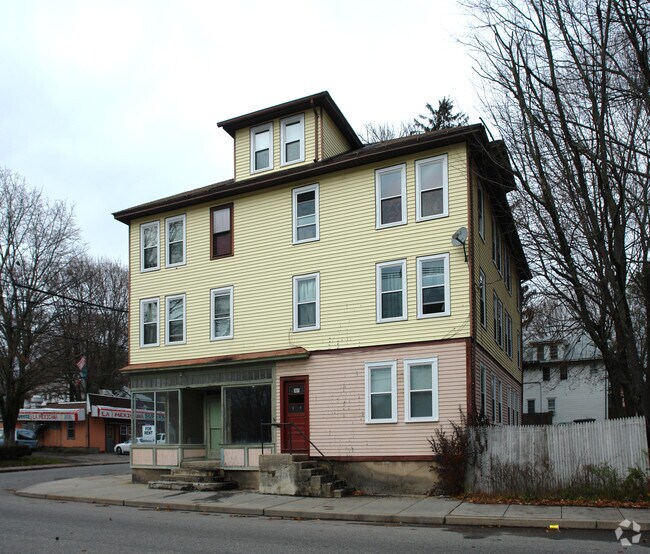 369 Valley St Willimantic, CT 06226 Rentals Willimantic, CT