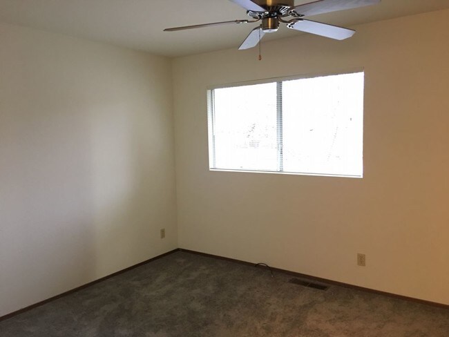 Building Photo - PENDINGCharming duplex in Rincon Valley