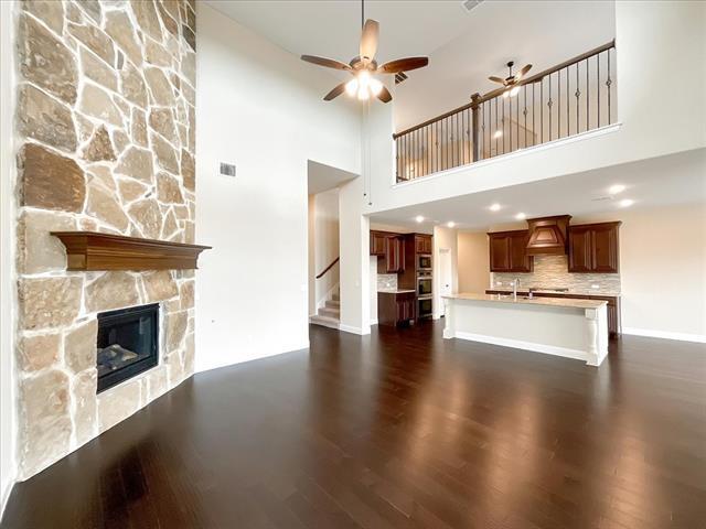 Building Photo - 1702 Veneto Dr