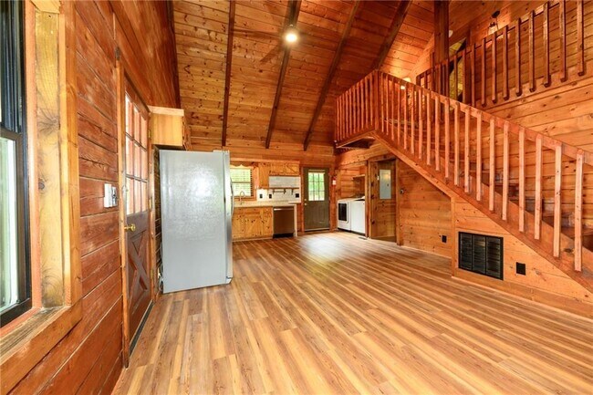 Building Photo - 1001 Villa Rica Way SW