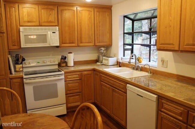 Building Photo - 3 br, 2 bath House - 219 219th Pl SW
