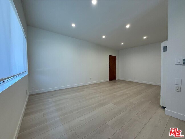 Foto del edificio - 708 Porter St