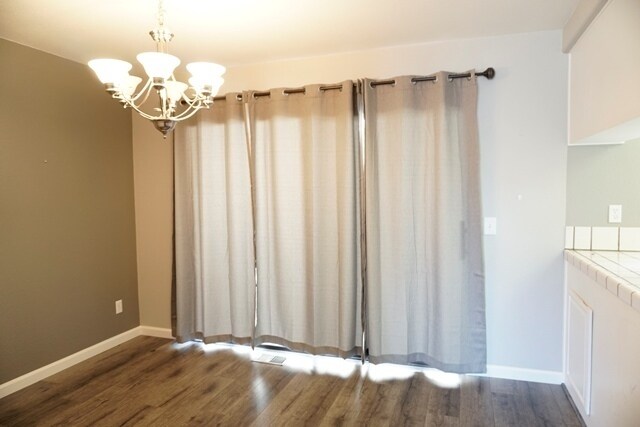 Foto del edificio - Spacious Townhome, Fireplace, Beautiful Fl...