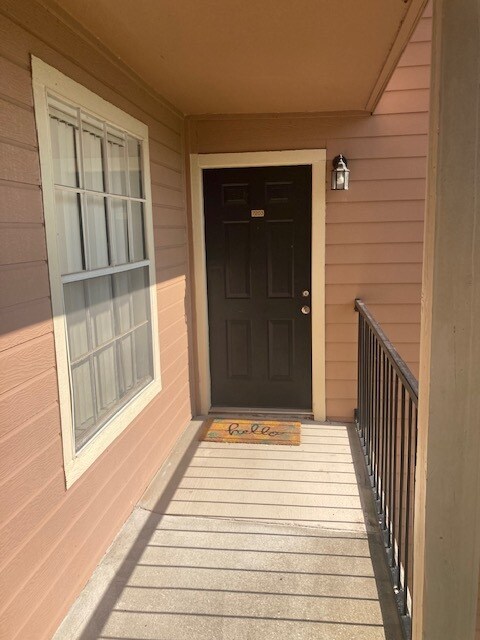 Entrance Door - 2550 N Alafaya Trl
