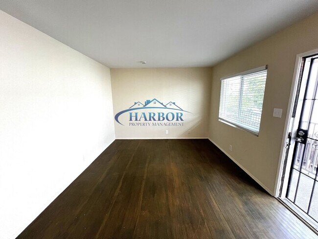 Foto del edificio - 1919 Vanderbilt Ln