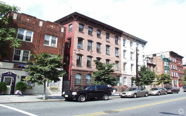 Foto del edificio - 595 Jersey Ave