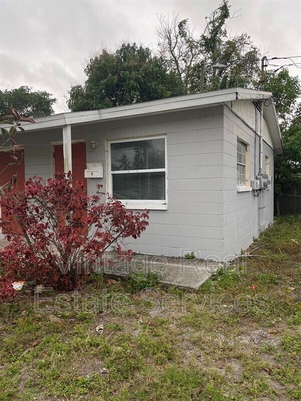 Foto principal - 843 Union St S