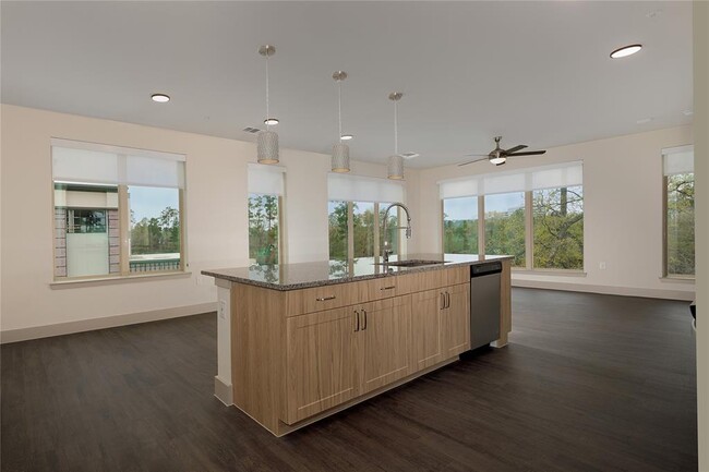Foto del edificio - 8900 Six Pines Dr