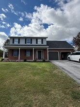Building Photo - 1560 Buttercup Dr