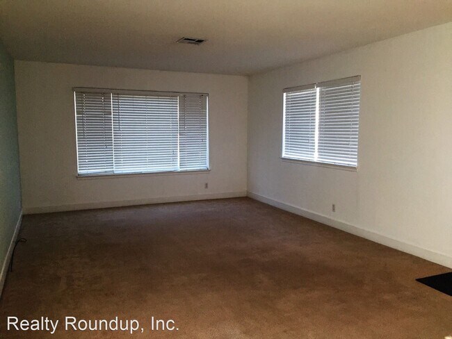 Building Photo - 3 br, 2 bath House - 3517 West Creek Dr