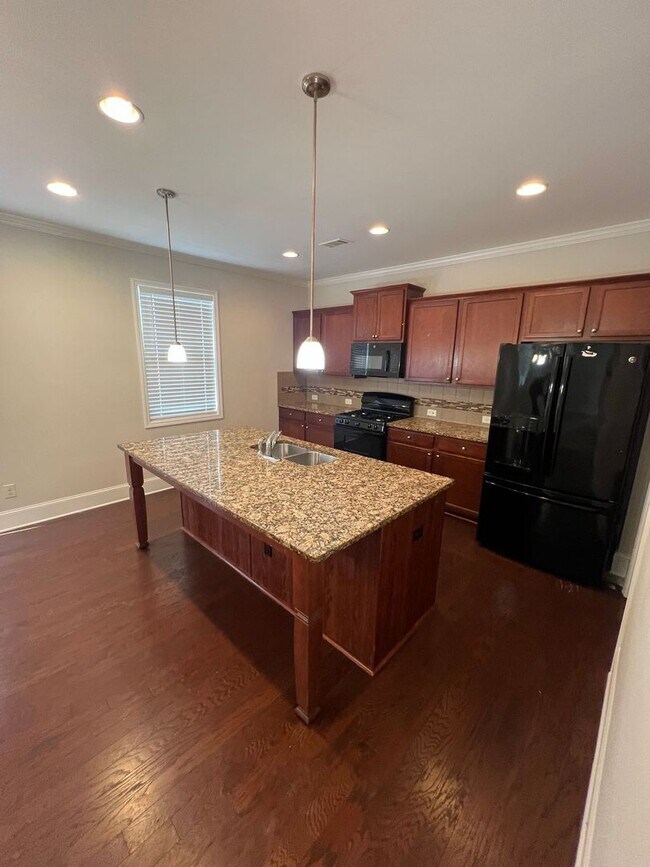Foto del edificio - !!!WARNING: AVOID SCAMS CONFIRM RENTAL AT ...
