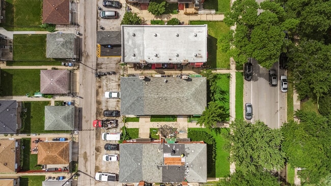 Building Photo - 5039 W Jackson Blvd