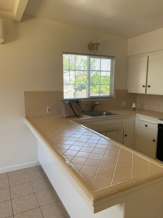 Building Photo - COMING SOON!! Quaint Los Banos Home